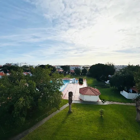 Oura Апартаменты