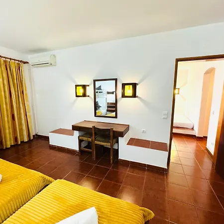 Oura Apartment *